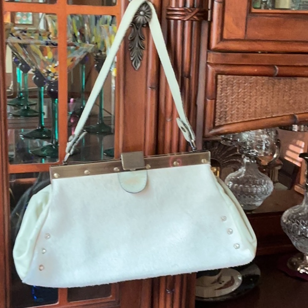 Patricia Nash White Shoulder Bag with Vintage Charm